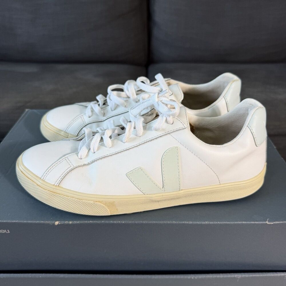 VEJA Esplar White Baby Blue Leather Low Top Sneakers Women’s Size 9